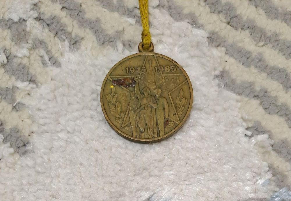 медаль сотилади 2 хил