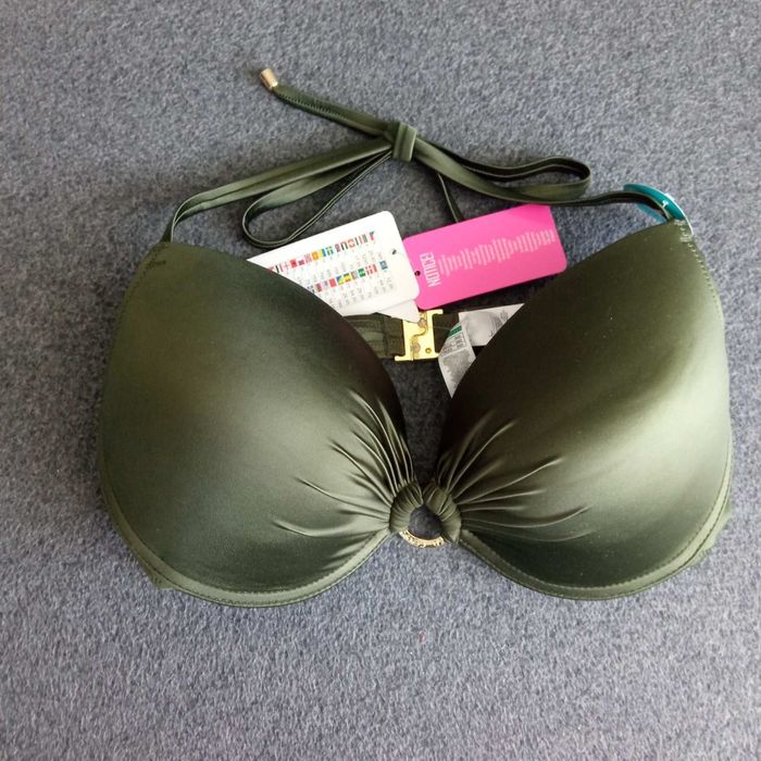 Дамска горница на бански.