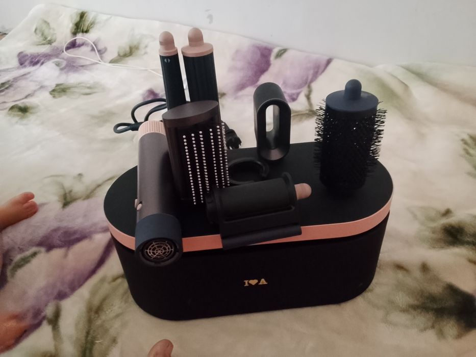 Продам фен дайсон