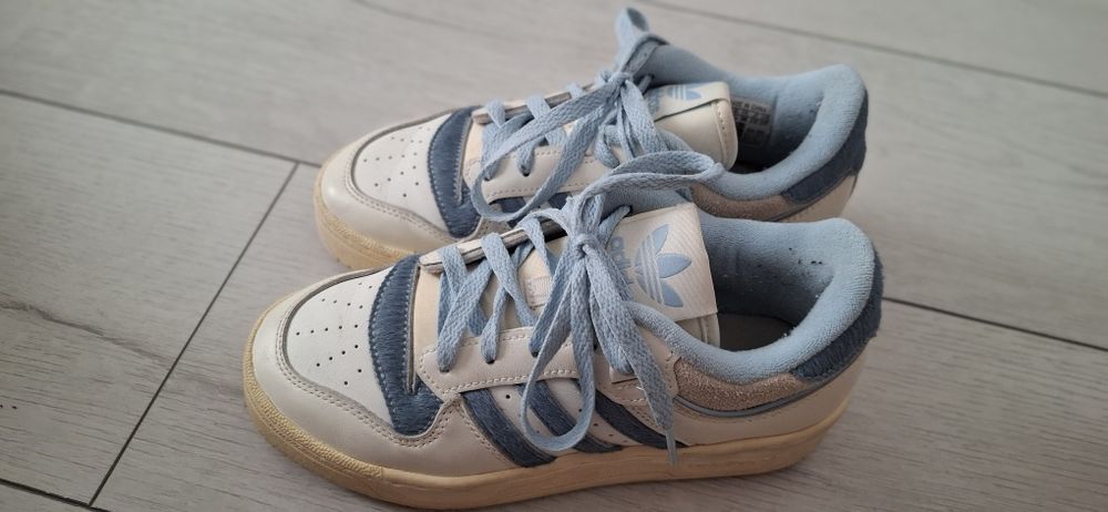 Adidasi piele  marima 36 adidas