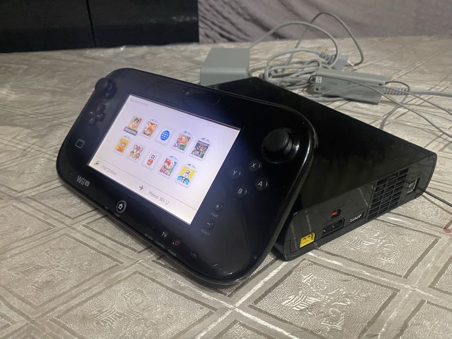 Nintendo Wii U (32GB) + GamePad + 4 ta orginal o'yinlar! Ideal holatda
