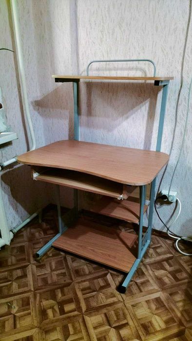 Компьюторный стол. 80см/55см/115см