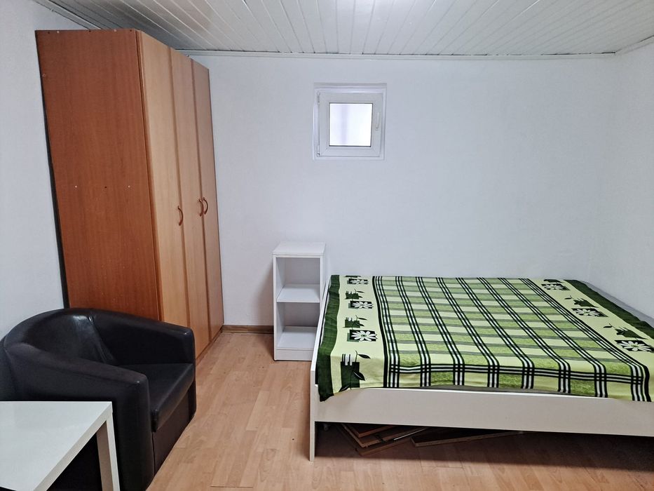 Închiriez cameră la curte Apărătorii Patriei - Berceni