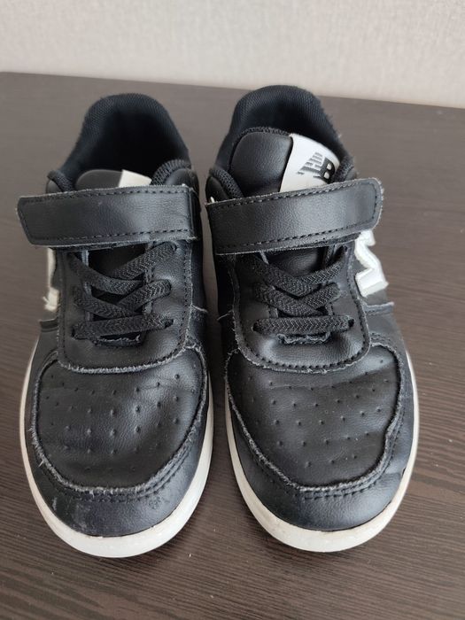 Детские кроссовки