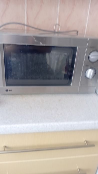 Продаётся микроволновва  печь