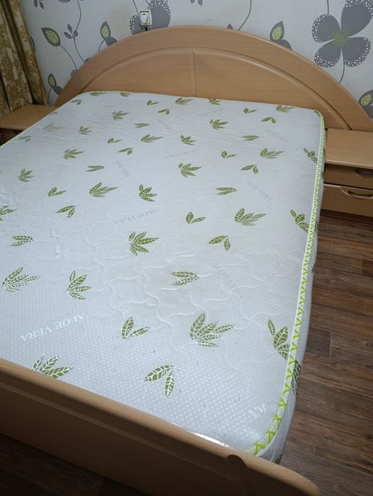 Продам спальный гарнитур б/у