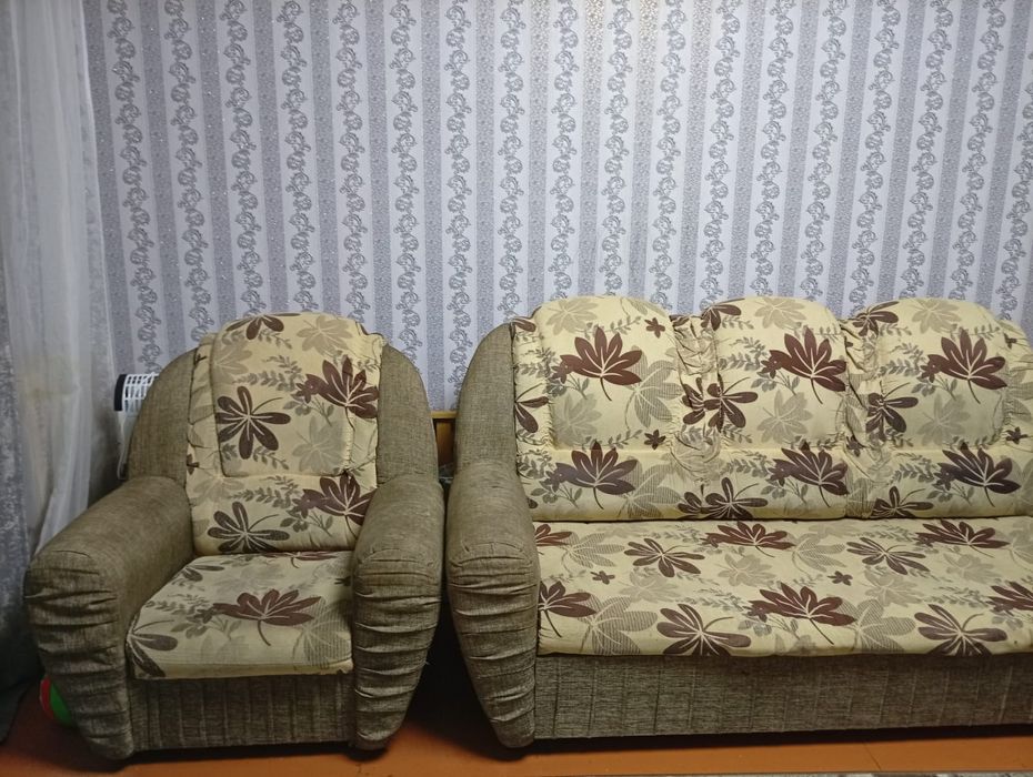 Продам б/у диван