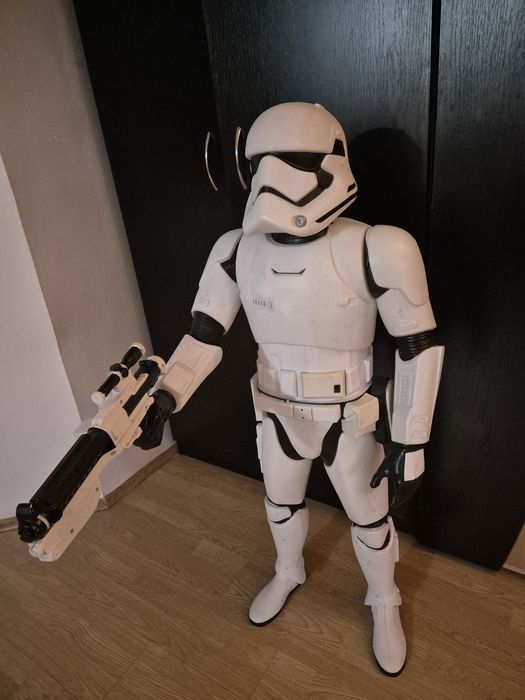 Star Wars Vll 120 cm First Order Storm Trooper w/ Motion Activated Sou