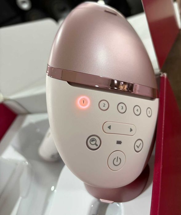 Фотоепилатор PHILIPS SERIES 9900 LUMEA BRI977/00