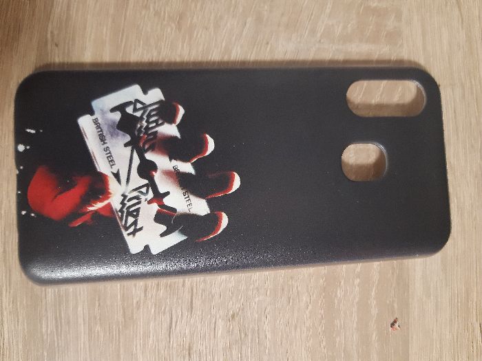 Продавам силиконов гръб за Самсунг А40