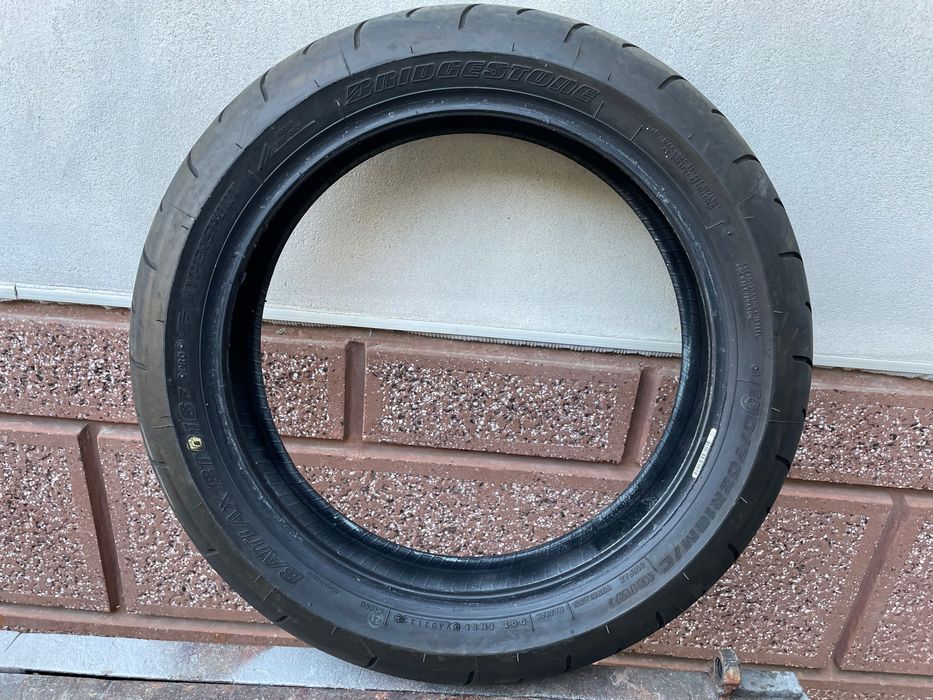 Пистова предна гума Bridgestone 130/70 R16 ДОТ 23