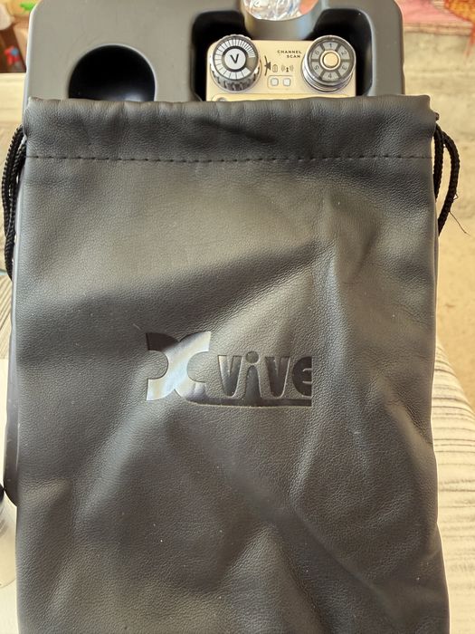 Xvive U45R2 – Sistem in-ear wireless, 1 emițător + 2 receptoare, ca nou