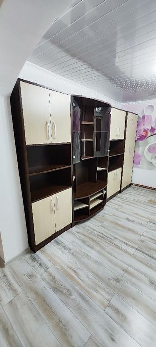 Vînd mobilă sufragerie wenge 230m L pe 2mm înălțime.