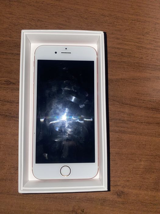Продам айфон 6s.