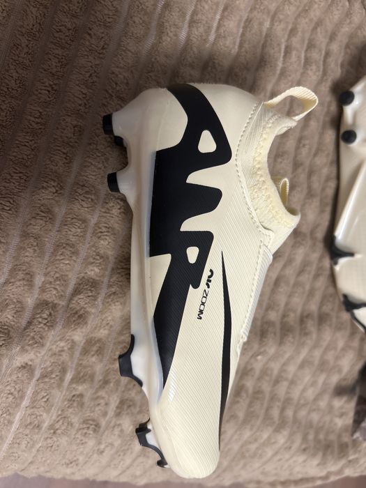 Vand ghete fotbal copii Nike Air