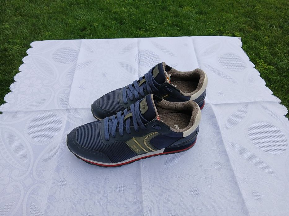 Обувки boss.    .