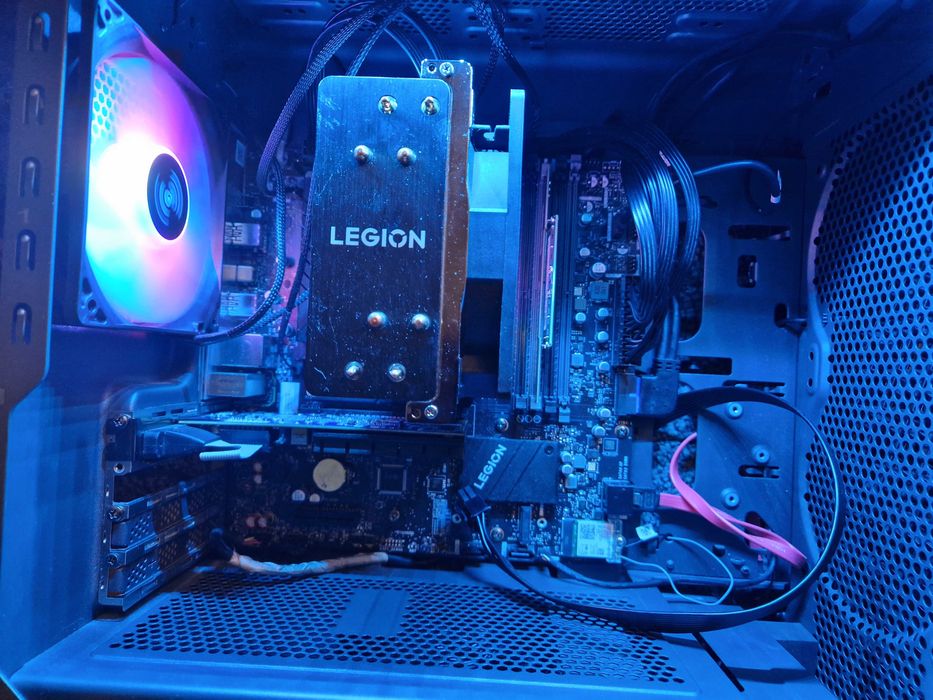 Computer Lenovo Legion T5 (I5 14400F, DDR5, M.2, WIFI, RGB)