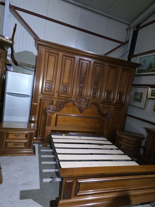 Dormitor lemn masiv Dulap pat noptiere comoda