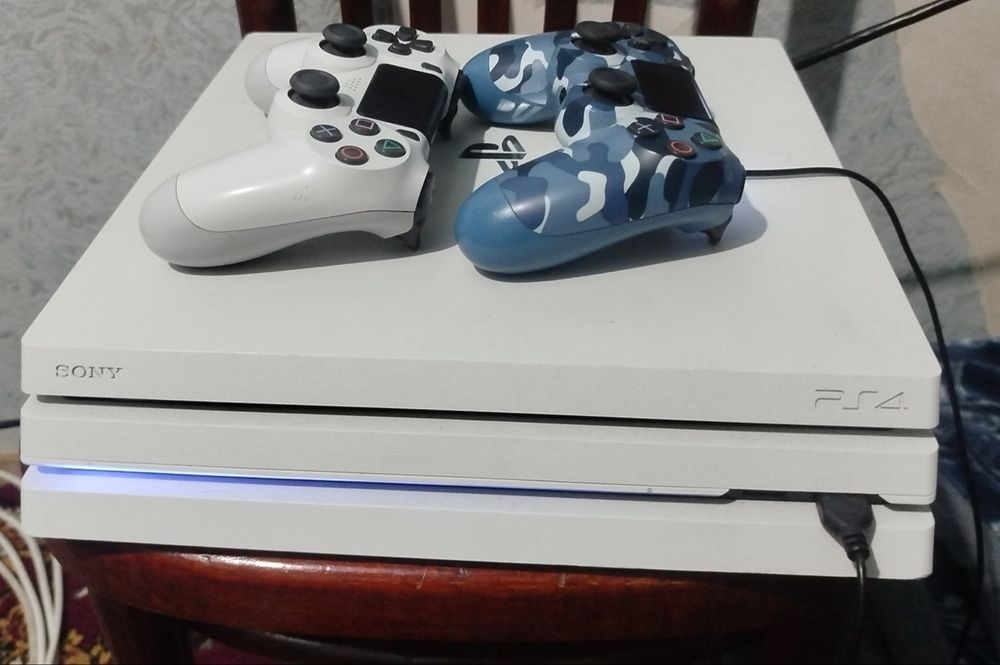 Playstation 4  sotiladi