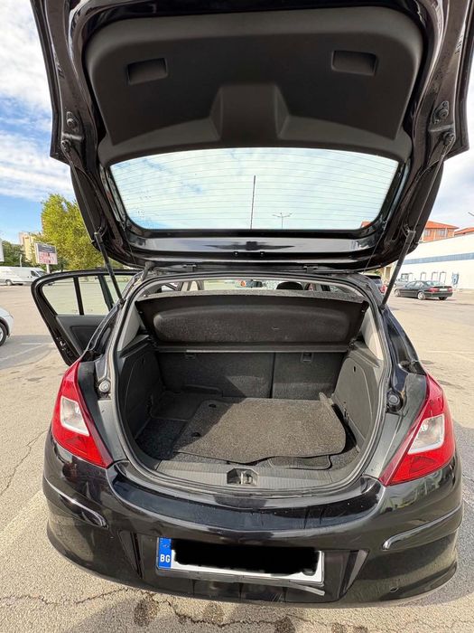 Opel Corsa black