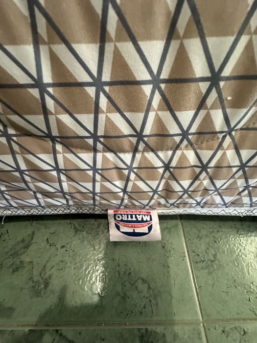 Единичен матрак с вдгадена рамка