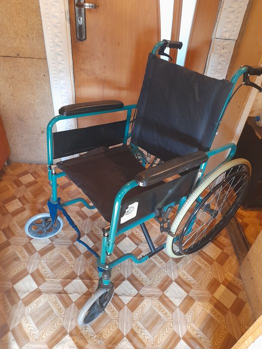 Продам инвалидную коляску