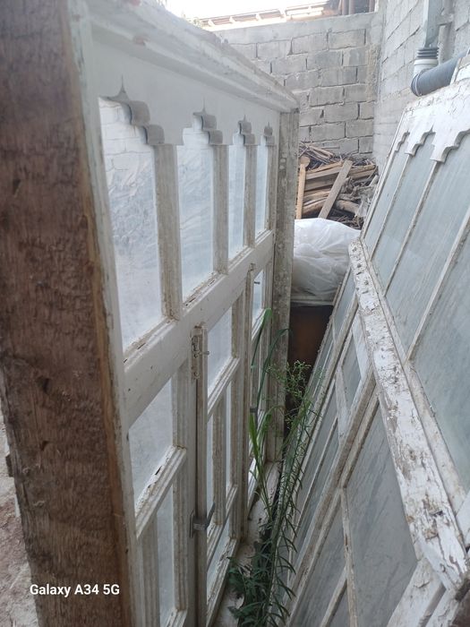 3та дераза сотилади, 2та эшик коробкасиз