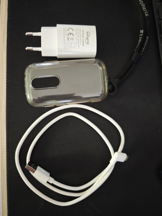 Uniherz jelly star най малкият андроид телефон