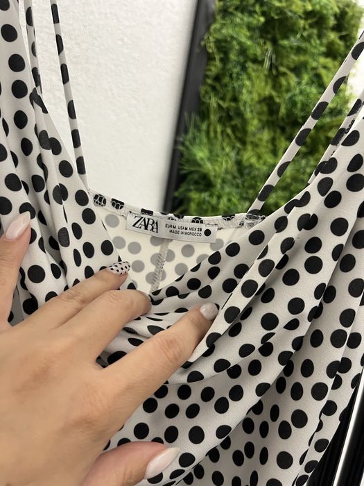 Уникални обувки с рокля Zara