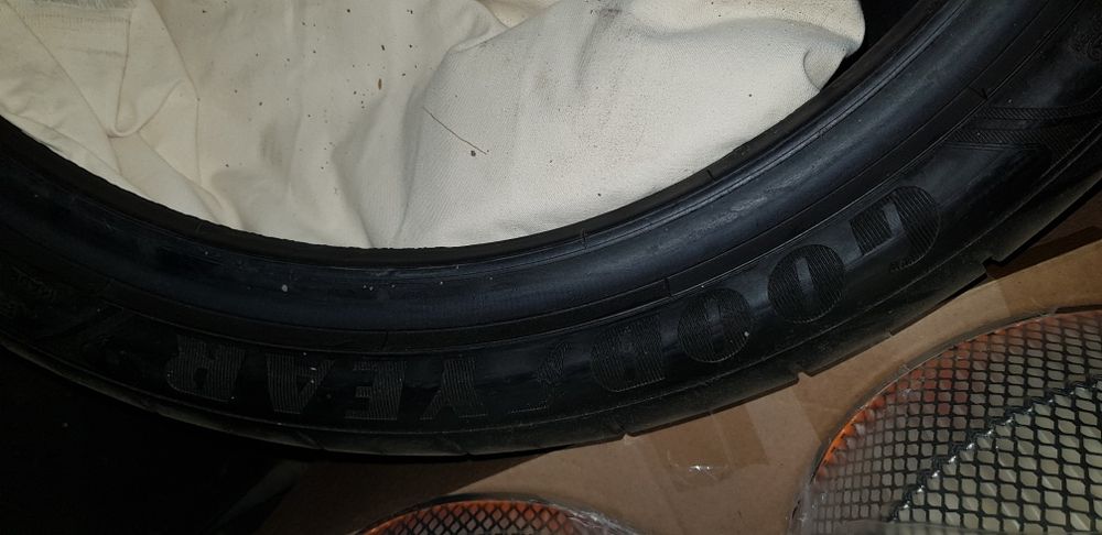 Летняя резина на мерседес.