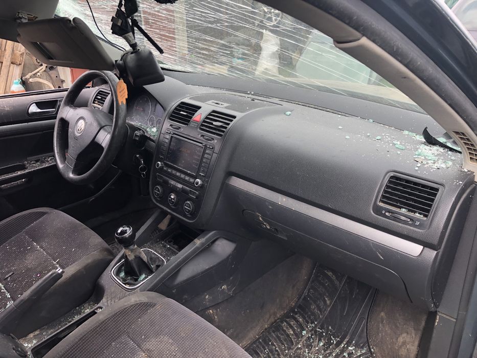 Bara fata Vw Jetta 2006 1.9 BKC 77kw 105cp completa grila