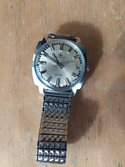 Ретро швейцарски часовник Dugena