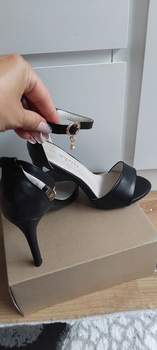 Sandale 38 ,noi ,toc de 9cm