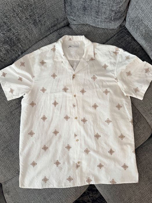 Camasa Zara Barbati Vara XL 10/10  Pret : 49lei