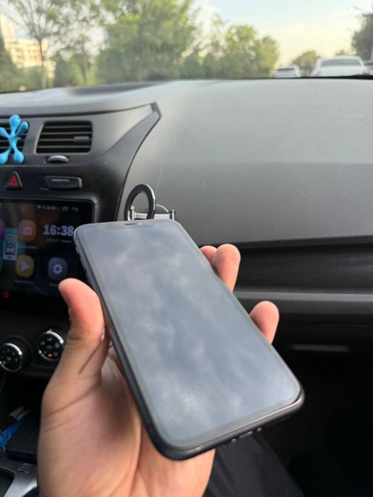 Iphone 11 64/gb plus 50+gb