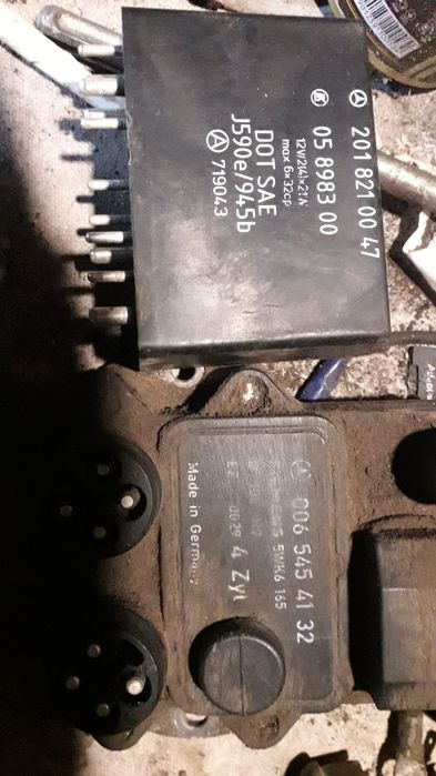 Запчасти на мерседес 190