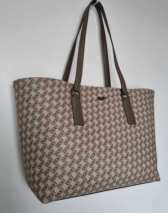 Дамски чанти оригинални на DKNY с етикет