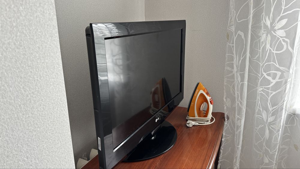 Продам телевизор LG