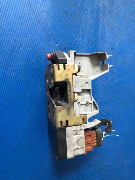 broasca usa dreapta spate peugeot 307