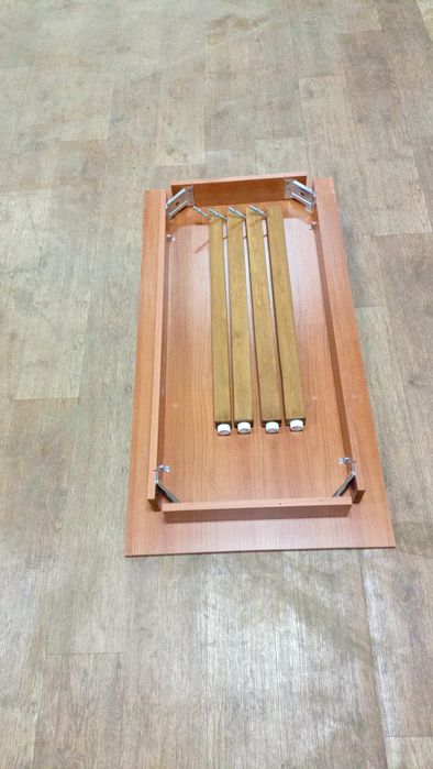 Табуреты, стулья, столы