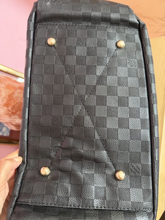Черна чанта Louis Vuitton