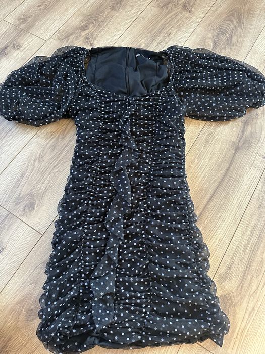 Къса рокля с точки Zara