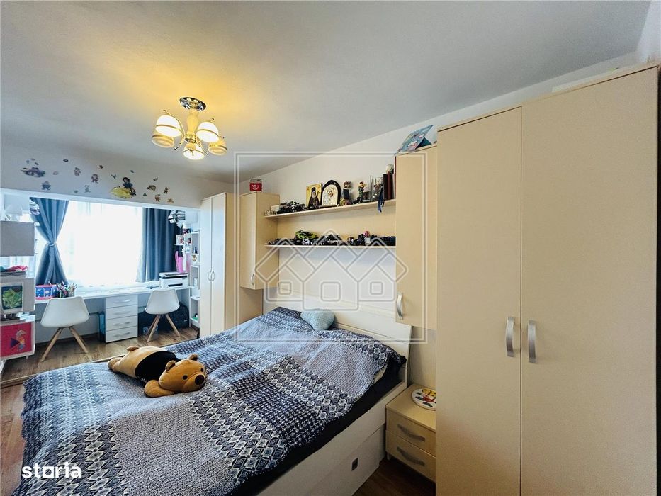 Ap cu 3 camere, 2 bai, etaj 47 - Zona Turnisor