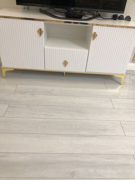 Шкаф-пенал и тумба