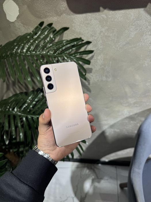 Samsung S22 (8/256gb) Gold идеал
