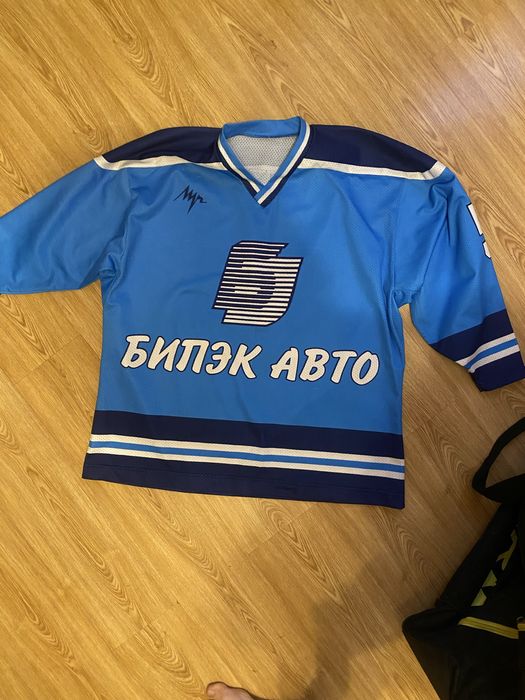 Профессиональная хоккейная форма