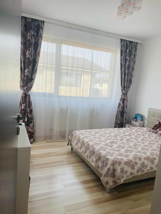 CASĂ de închiriat / 3camere + curte