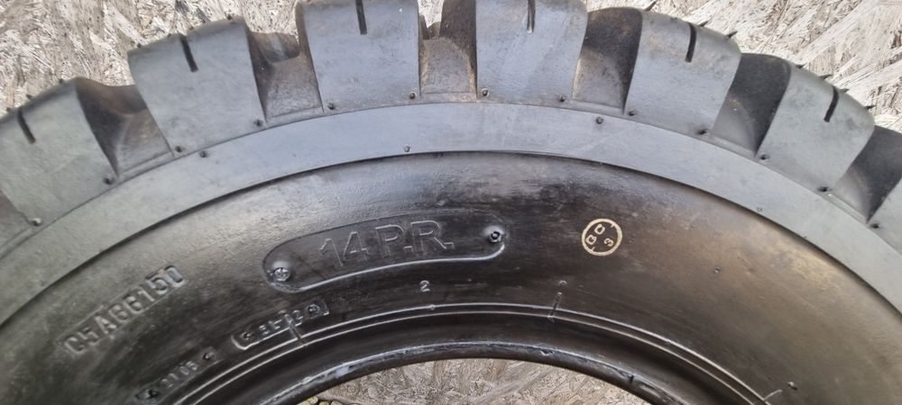 Anvelopa Stivuitor Deestone 7.50-15 14 PR  Camera și manșon