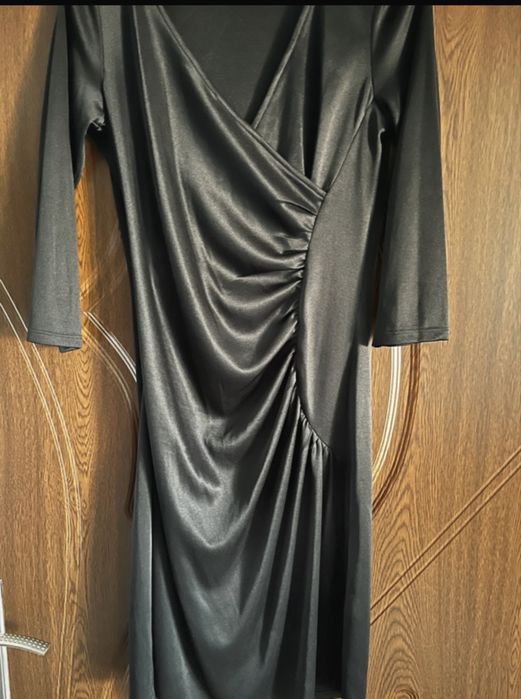 Rochie neagra, eleganta