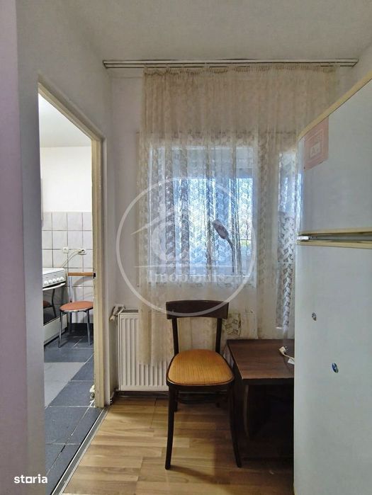 Apartament de vânzare cu 1 camere în zona Rogerius, Oradea